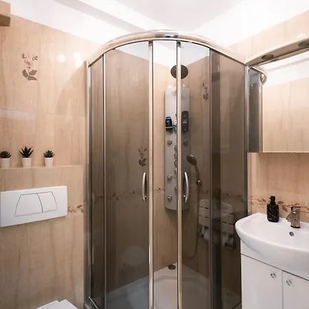 ClickTheFlat Muranów Apart Rooms-3